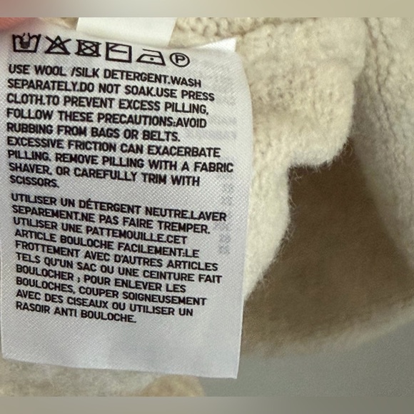 Uniqlo: Women’s Sweater (ptp approx 24.5in) - Size Medium (8% wool!) - Picture 5 of 7